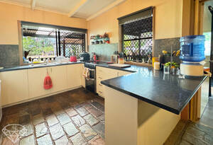 Escape to Serenity: Spacious 3 bed, 1 bath acreage in Apple Tree Creek. Privacy and tranquility await. Don't miss out! image 7