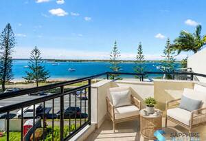 Welcome to Paradise in Biggera Waters. image 14