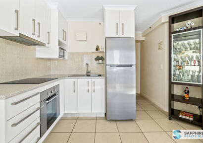 Welcome to Paradise in Biggera Waters. image 3