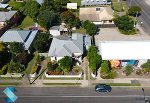 RENOVATORS DREAM in Bundaberg South...DUAL LIVING image 10
