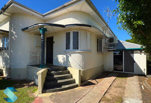 RENOVATORS DREAM in Bundaberg South...DUAL LIVING image 6