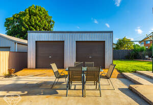 Dual living, Spacious 7-Bedroom Family Retreat with Pool, Sheds & Entertaining Area image 16