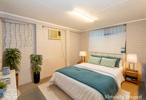 Dual living, Spacious 7-Bedroom Family Retreat with Pool, Sheds & Entertaining Area image 8