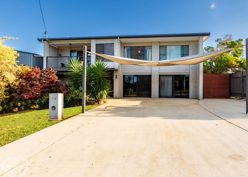 Dual living, Spacious 7-Bedroom Family Retreat with Pool, Sheds & Entertaining Area feature image