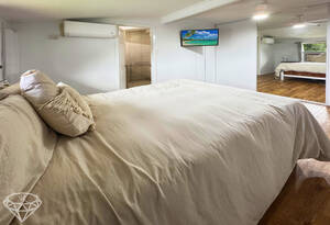 Live the ultimate Queensland lifestyle in this stunning 3 bedroom house with a pool, entertainment area, and rumpus room in Burnett Heads image 13