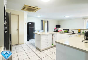 Spacious Family Haven in Peaceful Avoca - AVAILABLE NOW! image 5
