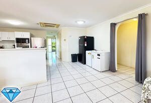 Spacious Family Haven in Peaceful Avoca - AVAILABLE NOW! image 7