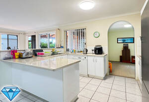Spacious Family Haven in Peaceful Avoca - AVAILABLE NOW! image 4