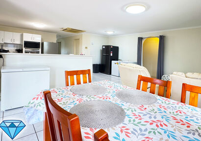 Spacious Family Haven in Peaceful Avoca - AVAILABLE NOW! image 3