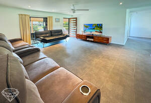 Escape the city and experience the serenity of Innes Park, on your own 2.47 acres! This stunning 4 bed, 1 bath oasis awaits you! image 7