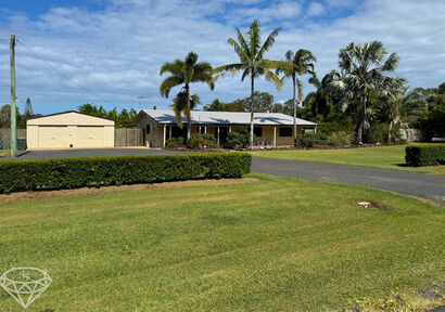 Escape the city and experience the serenity of Innes Park, on your own 2.47 acres! This stunning 4 bed, 1 bath oasis awaits you! image 2