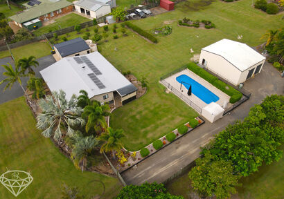 Escape the city and experience the serenity of Innes Park, on your own 2.47 acres! This stunning 4 bed, 1 bath oasis awaits you! image 3