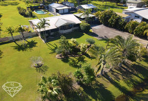 Experience luxury living in this stunning 3 bed, 2 bath Branyan home with pool, sheds, and 4000 sqm of land. Don't miss out, enquire now! image 18