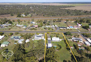 Experience luxury living in this stunning 3 bed, 2 bath Branyan home with pool, sheds, and 4000 sqm of land. Don't miss out, enquire now! image 25