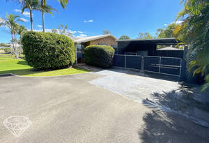 Experience luxury living in this stunning 3 bed, 2 bath Branyan home with pool, sheds, and 4000 sqm of land. Don't miss out, enquire now! image 20