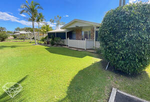 Experience luxury living in this stunning 3 bed, 2 bath Branyan home with pool, sheds, and 4000 sqm of land. Don't miss out, enquire now! image 22