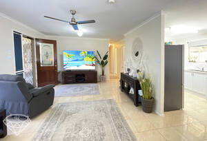 Experience luxury living in this stunning 3 bed, 2 bath Branyan home with pool, sheds, and 4000 sqm of land. Don't miss out, enquire now! image 11