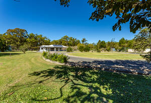 Luxury meets coastal living in this stunning 3-bed, 2-bath house in Moore Park Beach. Enjoy the pool, sheds, and study, with A/C for ultimate comfort. image 13