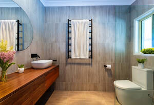 Luxury meets coastal living in this stunning 3-bed, 2-bath house in Moore Park Beach. Enjoy the pool, sheds, and study, with A/C for ultimate comfort. image 11