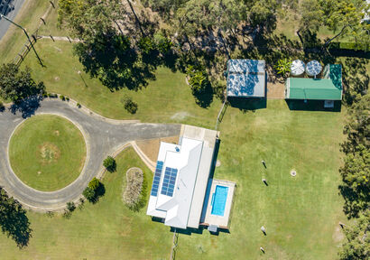 Luxury meets coastal living in this stunning 3-bed, 2-bath house in Moore Park Beach. Enjoy the pool, sheds, and study, with A/C for ultimate comfort. image 2