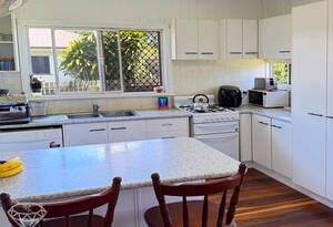 2 bed, PLUS study, 1.5 bath tucked away on a corner block in Kepnock! image 2
