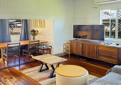 2 bed, PLUS study, 1.5 bath tucked away on a corner block in Kepnock! image 3