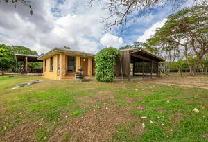 5-Bedroom Home on 6 Acres in Gooburrum image 13