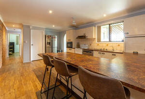 5-Bedroom Home on 6 Acres in Gooburrum image 16