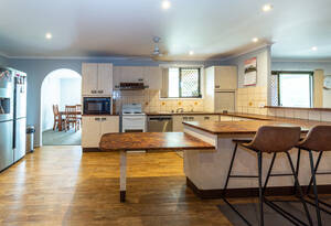 5-Bedroom Home on 6 Acres in Gooburrum image 18