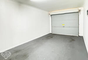 Live the ultimate beach lifestyle in this 2 bedroom, 3 bathroom townhouse in Moore Park Beach! image 24