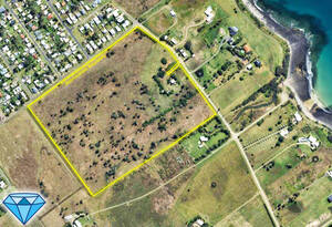 50Acres in Burnett Heads image 5