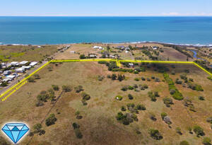 50Acres in Burnett Heads image 1