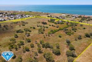 50Acres in Burnett Heads image 6
