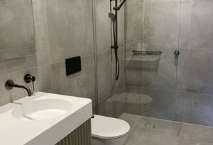 Athena Quays - 3 bedroom - Study - "Apartment Deal of The Year" - Superb Architecture - Make an Offer image 9