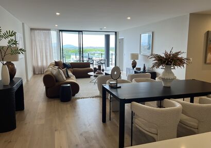 Athena Quays - 3 bedroom - Study - "Apartment Deal of The Year" - Superb Architecture - Make an Offer image 2