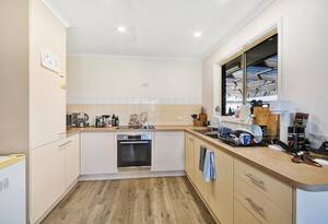 Welcome to your dream home in the suburb of Thabeban! image 4