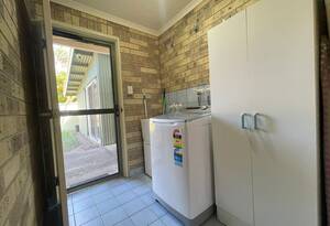 Beachfront Bliss in Clairview – Fully Furnished Coastal Retreat image 12