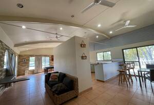 Beachfront Bliss in Clairview – Fully Furnished Coastal Retreat image 4