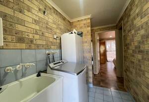 Beachfront Bliss in Clairview – Fully Furnished Coastal Retreat image 11