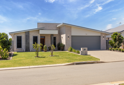 Thumbnail: Salt Air, Sea Breezes, and Sophisticated Living in Bargara.