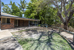 Space for the Whole Family – 5 Beds, Modern Kitchen, Big Block image 13