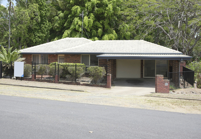 Thumbnail: Space for the Whole Family – 5 Beds, Modern Kitchen, Big Block