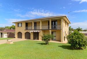 Spacious Clinton Charmer with Room to Grow image 2