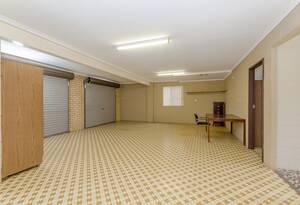 Spacious Clinton Charmer with Room to Grow image 19