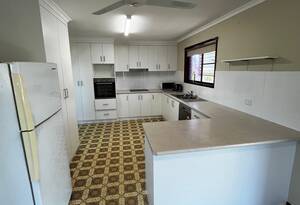 Spacious Clinton Charmer with Room to Grow image 8