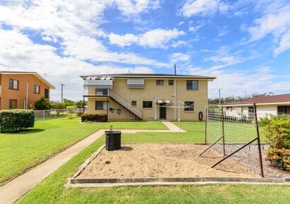 Spacious Clinton Charmer with Room to Grow image 3