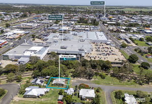 Timeless Charm with Modern Style in the Heart of Bundaberg image 11