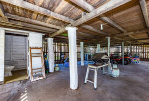 Beautifully presented Queenslander for Lease image 15