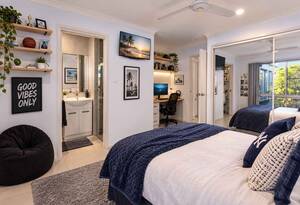 A Flexible Five-Bedroom Coastal Home Designed for Two Families image 11
