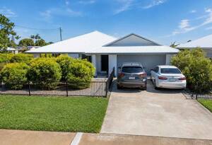 A Flexible Five-Bedroom Coastal Home Designed for Two Families image 2
